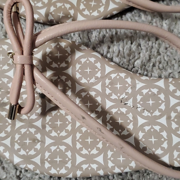 Kate Spade pink and tan flip flops - Picture 5 of 6